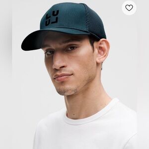 NWOT Lululemon athletica Blue Mesh Cap